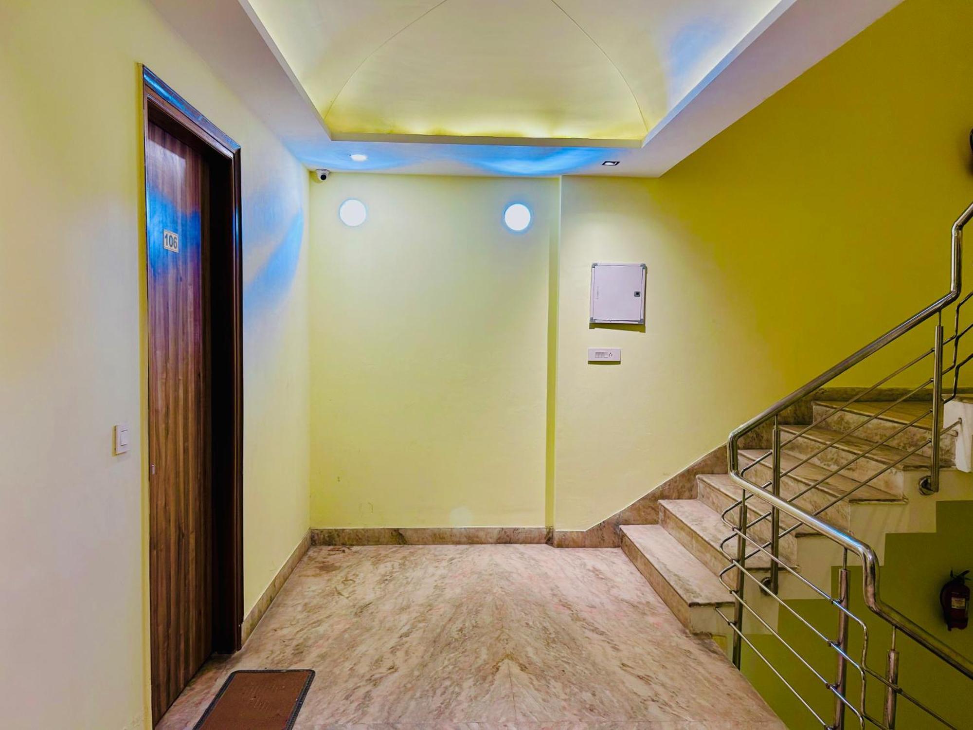 Hotel Royal Paradise By Kdson Nova Deli Exterior foto